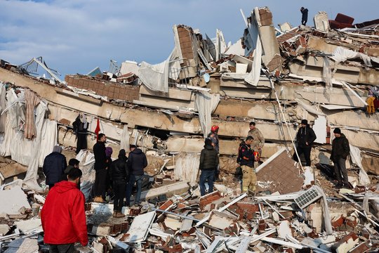 Žemės drebėjimo padariniai Turkijoje.