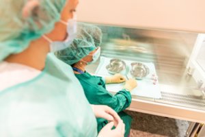 Kauno klinikų Audinių bankas veikia jau 10 metų: medikai paaiškino, kuo jis svarbus