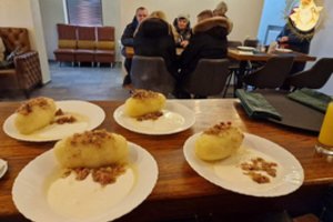 Cepelinų dieną senjorai šventė visoje Lietuvoje: išdalinta per 2600 cepelinų