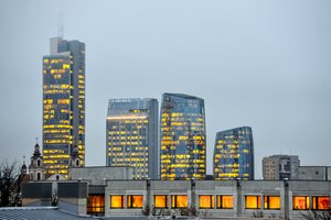 Šilti orai ir Latvijos hidroelektrinės kaip reikiant atpigino elektrą – sausį kainos pastebimai krito