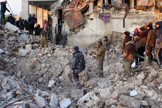 Karo nuniokotas Sirijos Alepo miestas yra viena iš teritorijų, nukentėjusių nuo pražūtingo žemės drebėjimo, kuris taip pat nuniokojo dalį pietų Turkijos.