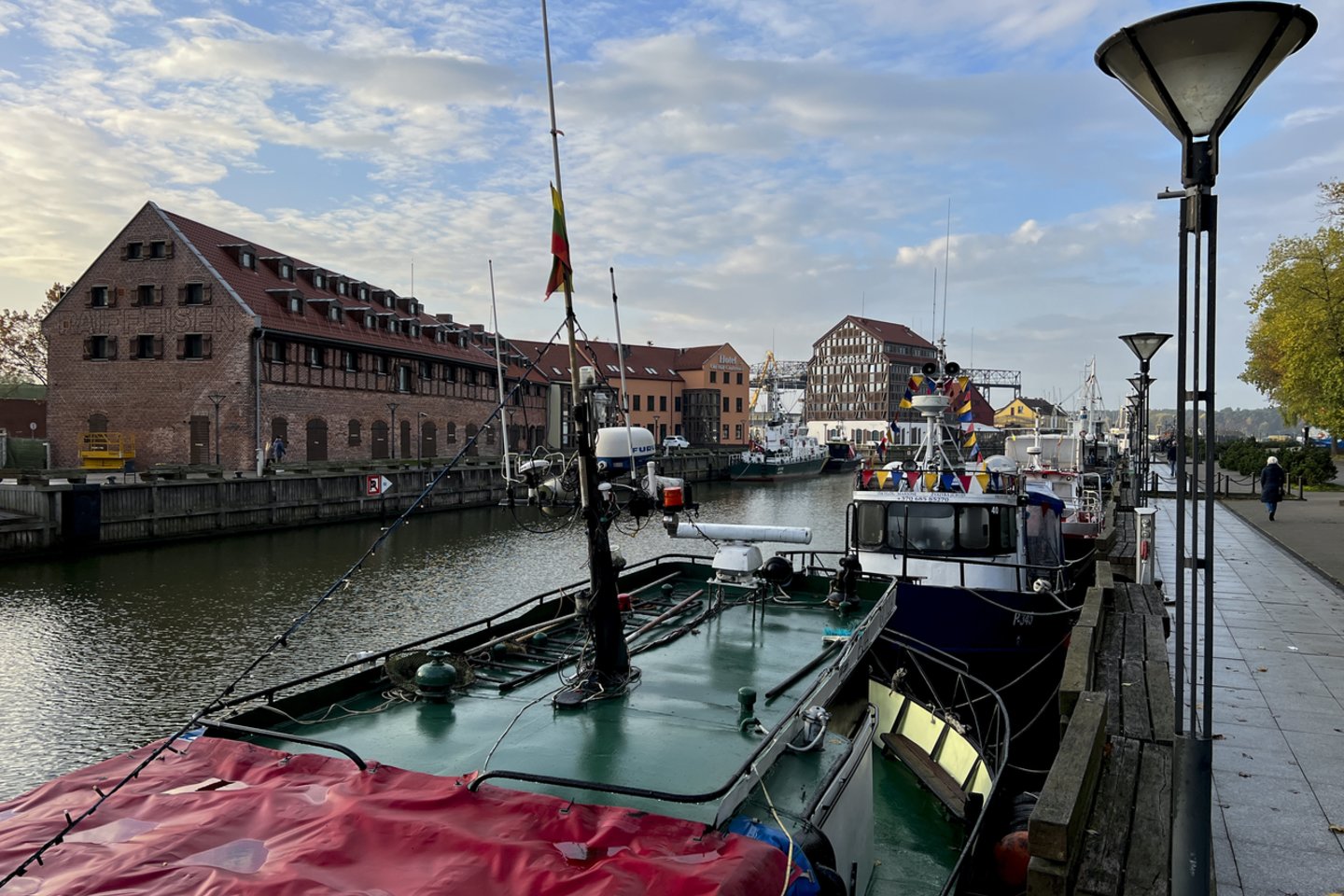 Priverstiniu būdu atsikratyti senų pramoginių laivelių Danės upėje neketinama. Tačiau norima, kad jie būtų estetiški, nes stovi miesto centre.<br>V.Ščiavinsko nuotr.