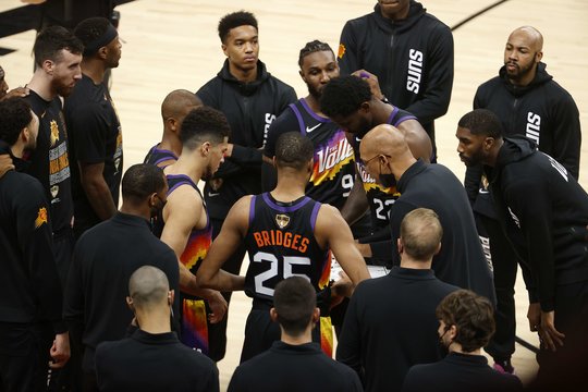 „Phoenix Suns“ sandėris patvirtintas – ekipa turės naują savininką