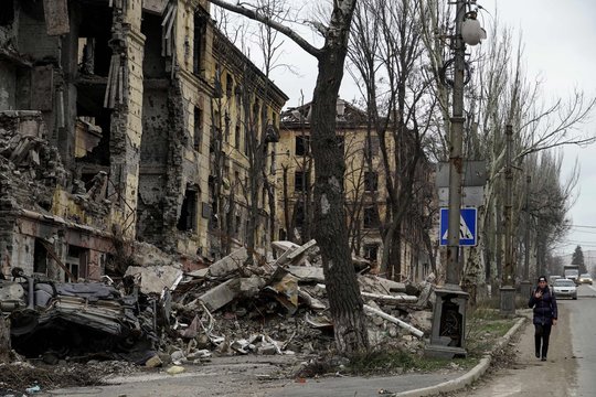 Rusai Mariupolyje sunaikino kone 1300 daugiabučių.