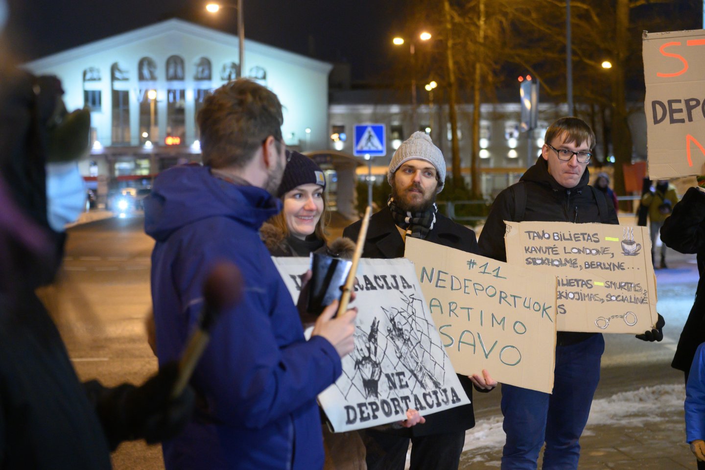 Prie Vilniaus oro uosto – protestas prieš Nigerijos piliečių deportaciją.<br> V.Skaraičio nuotr.