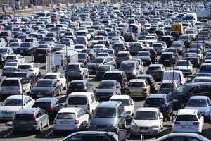 Latviai sugalvojo naują būdą padėti Ukrainai: dovanotų iš girtų vairuotojų konfiskuotus automobilius