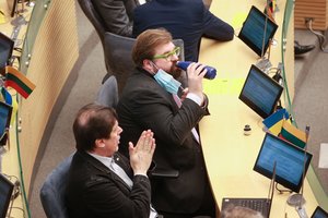 Iniciatyva steigti laikinąją tyrimo komisiją, kuri aiškintųsi K. Bartoševičiaus skandalo aplinkybes, sulaukė Seimo teisininkų pastabų