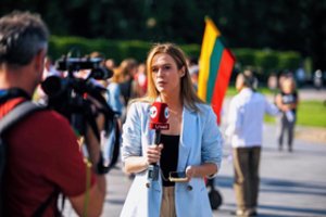 Elena Varnauskaitė apie TV žurnalistės darbą: ir varlę bučiavau, ir tatuiruotę pasidariau