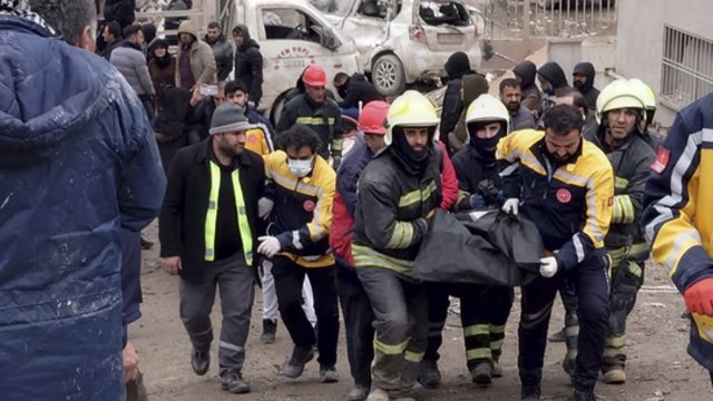Žemės drebėjimo Turkijoje aukų skaičius peržengė 11 tūkst. ribą: spėjama, kad skaičius gali dvigubėti