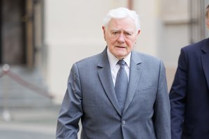 Šią savaitę V. Adamkus buvo patekęs į medikų rankas: nelaimė įvyko namuose