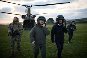 V. Zelenskiui lankantis JK aptartas naikintuvų tiekimo klausimas, Rusija tai vertina kaip eskalaciją