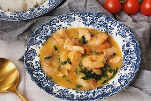 Tailandietiškas krevečių troškinys – tikra skonių bomba