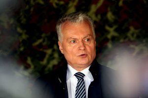 G. Nausėda pakomentavo diskusijas dėl naikintuvų tiekimo Ukrainai: neturėtų būti raudonųjų linijų