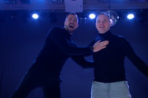 Be partnerio scenoje D. Čižausko likęs K. Akulavičius rado naują grupės narį