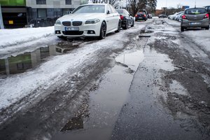 Vairuotojai pakraupę dėl Vilniaus gatvių būklės: „Juokėmės iš Kauno, bet pažiūrėkite, kas vyksta čia“