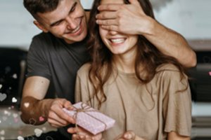 Kaip išmaniai pasveikinti savo Valentiną – 5 TOP išmanios ir vertingos dovanos