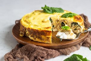 Lietinių apkepas su varške ir špinatais nustebins visus 