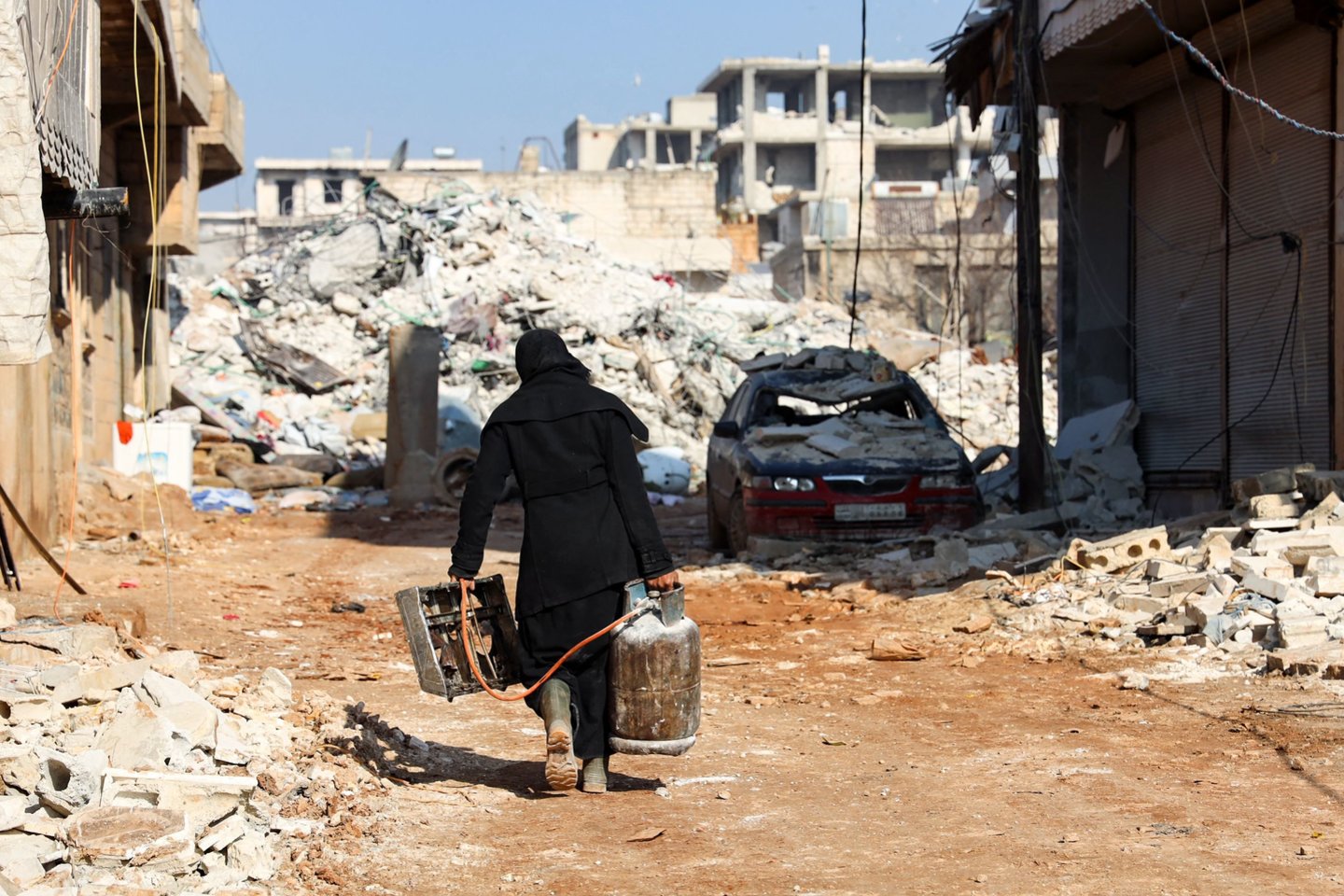 Pasaulio sveikatos organizacijos (PSO) vadovas Tedrosas Adhanomas Ghebreyesus ir Jungtinių Tautų humanitarinės pagalbos vadovas Martinas Griffithsas šeštadienį atvyko į žemės drebėjimo nuniokotą Sirijos Alepo miestą, pranešė JT šaltiniai ir Sirijos valstybinė žiniasklaida.<br>AFP/Scanpix nuotr.