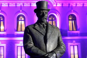 4 iš 10 lietuvių pritaria paminklo A. Smetonai pastatymui sostinėje