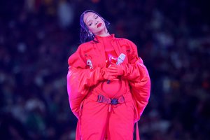 Praėjusiais metais pagimdžiusi Rihanna laukiasi antrojo vaiko