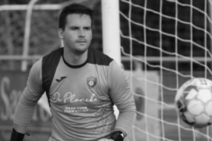 11 metrų baudinį atmušęs vartininkas krito negyvas