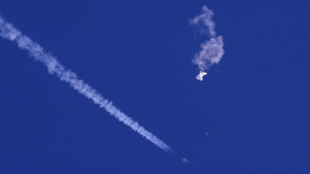 Ketvirtasis skraidantis objektas virš JAV neutralizuotas pasienyje su Kanada