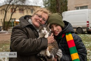 Per Kalėdas namuose atsiradusi katė padėjo vaikui įveikti baimę