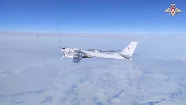 Rusijos bombonešiai užfiksuoti virš Beringo jūros: esą tai įprastinis strateginis skrydis