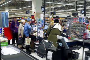Nori sekmadieniais ir švenčių dienomis uždaryti didžiuosius prekybos tinklus