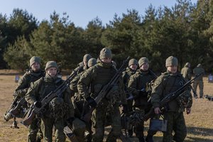 Aktyviojo rezervo kariai pradėjo kolektyvinių užduočių vykdymą