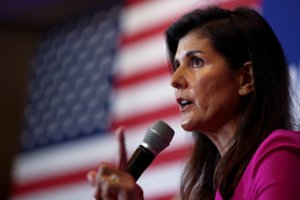 Buvusi JAV ambasadorė JT N. Haley paskelbė kandidatuojanti į JAV prezidentus