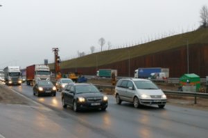 Žinia vairuotojams: Kaune nugriuvus pertvarkomo A. Meškinio tilto konstrukcijai, skelbia, kur uždarytas eismas