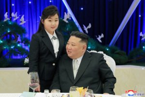Šiaurės Korėja išleidžia pašto ženklus su Kim Jong-uno dukters atvaizdu