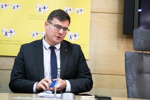 Seimo NSGK: Lietuvoje planuojama įteisinti keturių žvaigždžių generolo laipsnį