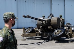 Dėl ginklų tiekimo Taivanui Kinija įvedė sankcijas JAV įmonėms