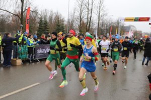 Mažeikių senamiesčio gatvėse – kone du tūkstančiai bėgikų iš visos Lietuvos