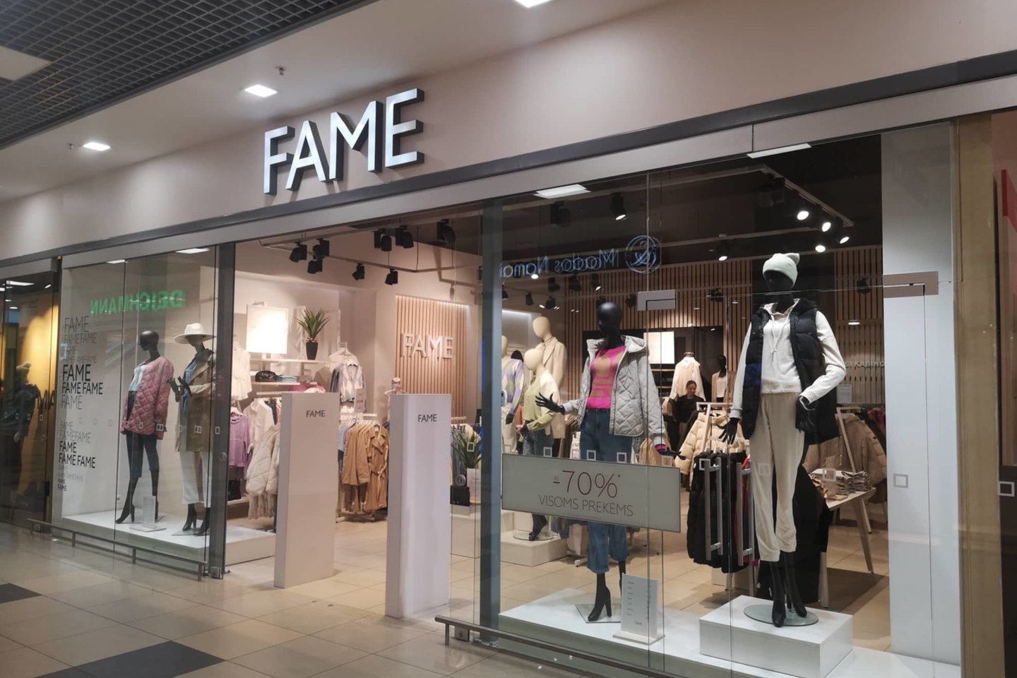 Parduotuvėje „Fame“ vilnietė pirko žieminę striukę už beveik 160 eurų.<br>Lrytas.lt nuotr.