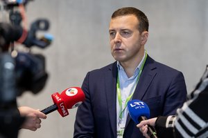 Lietuvos teniso sąjungos prašo Seimo uždrausti rusams ir baltarusiams atvykti į šalį