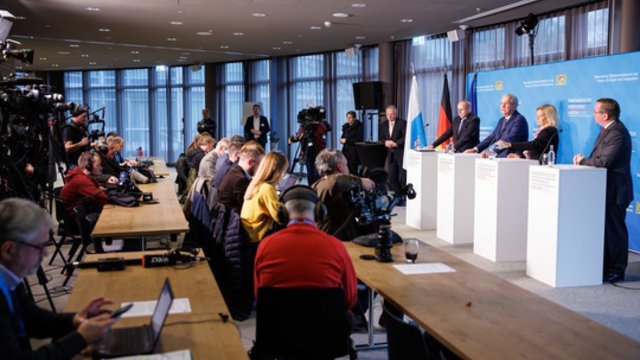 Miunchene prasideda kasmetinė saugumo konferencija: kai kurios šalys pakvietimo nesulaukė