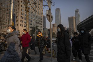 Kinija skelbia apie „lemiamą pergalę“ kovoje su COVID-19