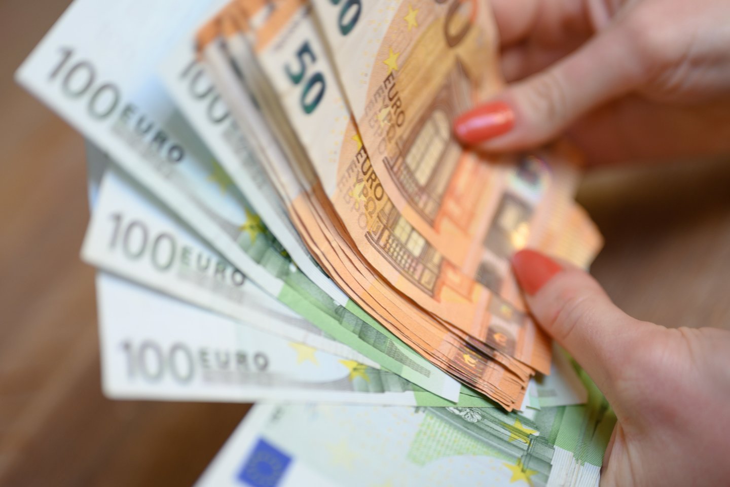  Tyrėjų duomenimis, Marijampolės pataisos namų pareigūną įklampino 1,5 tūkst. eurų kyšis. <br>V. Skaraičio asociatyvioji nuotr. 