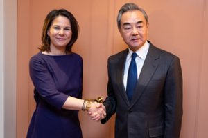 Vokietija įvertino Kinijos ketinimus pristatyti taikos planą Ukrainai: bet kokie panašūs siūlymai negali apimti teritorinių nuolaidų