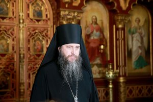 Vyskupas Ambrosijus pateikė naują versiją: kunigai buvo nušalinti dėl nusikaltimų bažnyčiai, o ne dėl pasisakymų prieš karą Ukrainoje