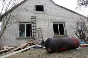 Pakaunėje dėl dujų nuotėkio nugriaudėjo sprogimas: smarkiai apdegė būsto šeimininkas