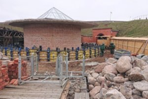 Ilgai lauktas projektas – piliavietėje jau kyla Didysis bokštas