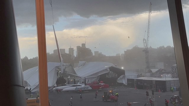 Galingos audros vaizdai: dėl nevaldomos stichijos teko atidėti svarbų buriavimo čempionatą