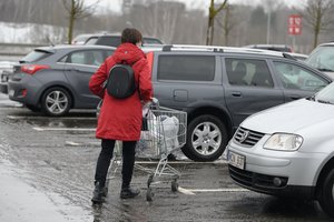 Gina siūlymą drausti prekybos centrams dirbti sekmadieniais: kitur tvarka dar griežtesnė