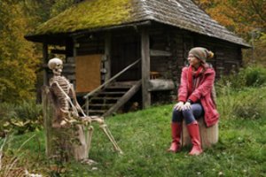 Apdovanojimais įvertintas estų duetas pristato knygą apie pagarbą vaikystei ir senatvei