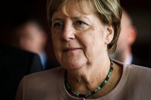 Ant rusų provokatorių kabliuko užkibo ir A. Merkel – neva pasikalbėjo su buvusiu Ukrainos prezidentu P. Porošenka