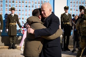 Prieš J. Bideno vizitą Ukrainoje JAV įspėjo ir Rusiją